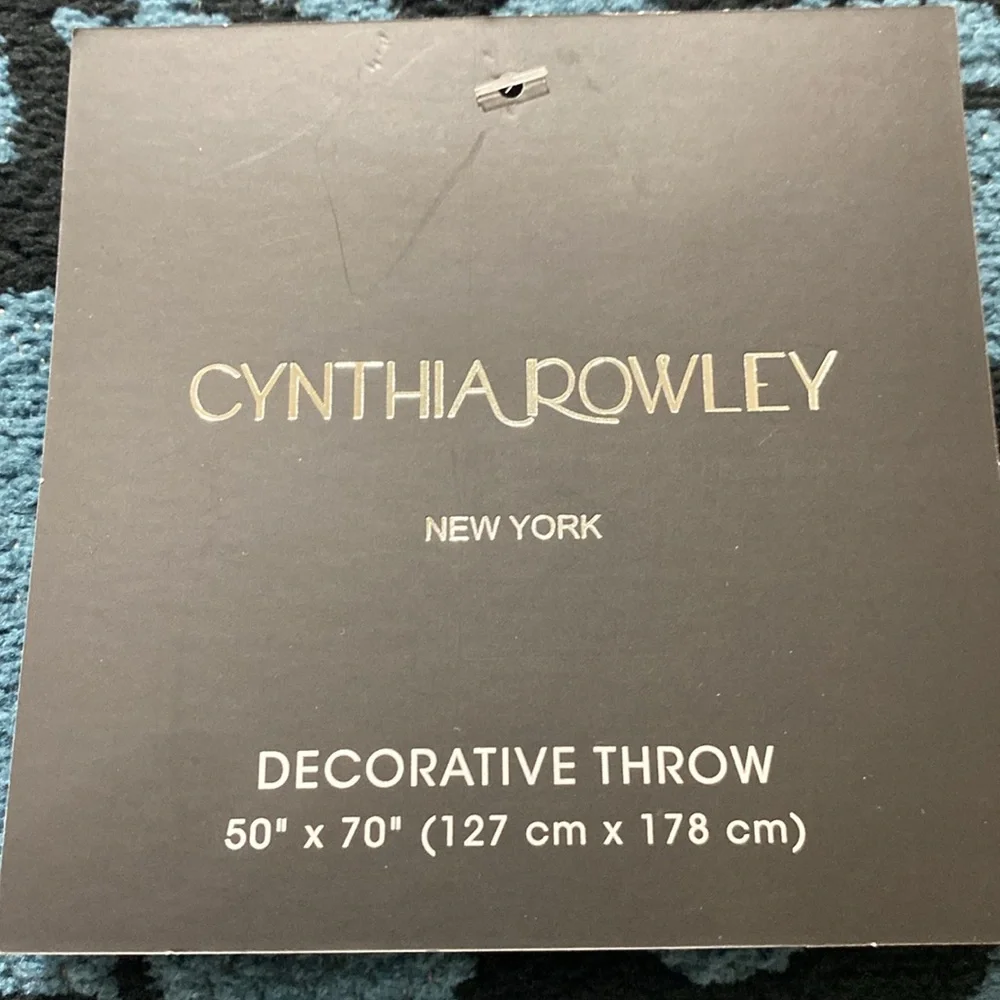NWT. Cynthia Rowley, decorative throw blanket.